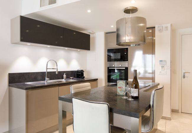 Appartement à Cannes - Luxueux 2 pièces à 2 pas de la Croisette Appartement à Cannes - Luxueux 2 pièces à 2 pas de la Croisette