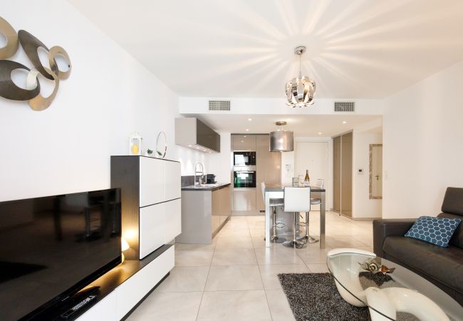 Appartement à Cannes - Luxueux 2 pièces à 2 pas de la Croisette Appartement à Cannes - Luxueux 2 pièces à 2 pas de la Croisette