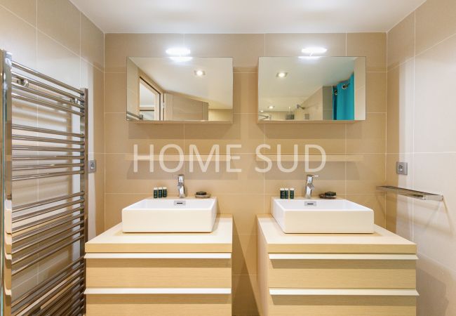 Villa à Antibes - Magnifique villa avec vue mer et piscine privée - Antibes Villa à Antibes - Magnifique villa avec vue mer et piscine privée - Antibes
