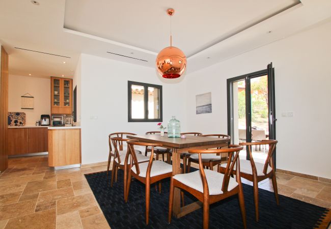 Villa à Sainte-Maxime - Avec cette vue mer panoramique, que du bonheur pour vos vacances ! Villa à Sainte-Maxime - Avec cette vue mer panoramique, que du bonheur pour vos vacances !