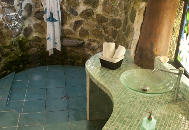 Villa à Papetoai - Beach Villa Cook - Robinson's Cove Villa à Papetoai - Beach Villa Cook - Robinson's Cove