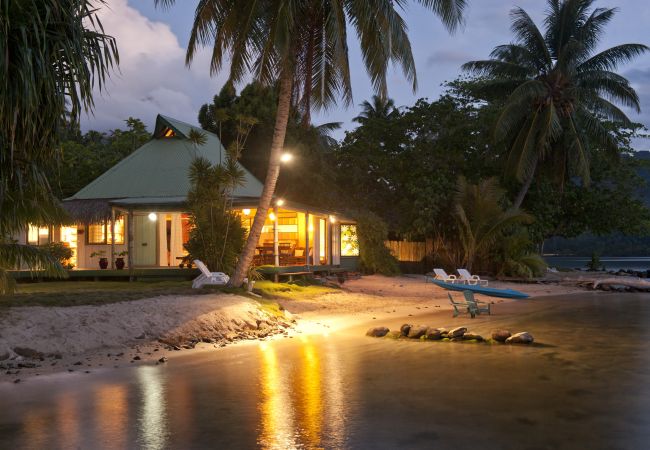 Villa à Papetoai - Beach Villa Cook - Robinson's Cove Villa à Papetoai - Beach Villa Cook - Robinson's Cove
