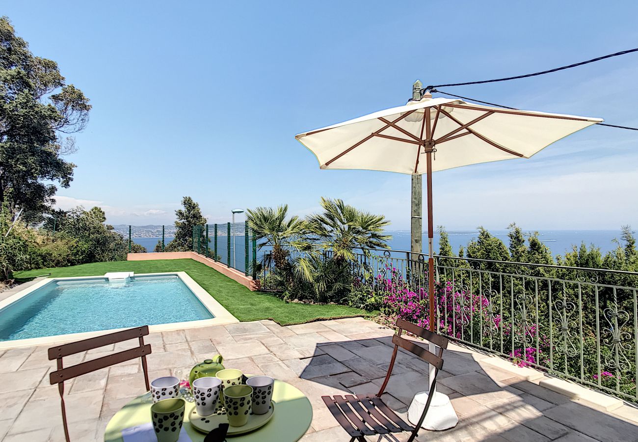 Villa à Théoule-sur-Mer - Agréable villa vue mer panoramique. 