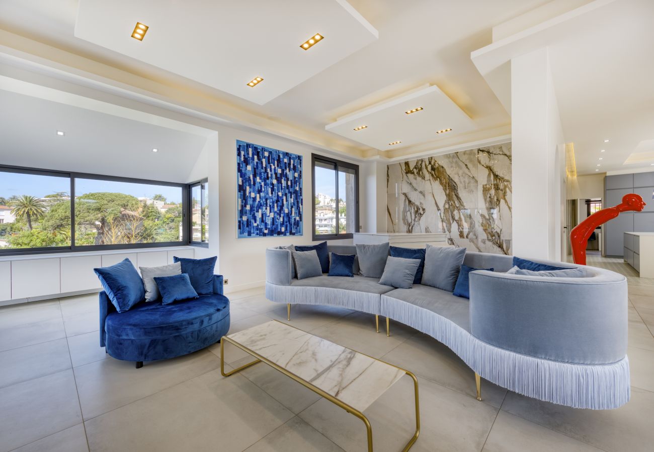 Villa à Cannes - Luxueuse Villa  7 pièces avec sauna / piscine - Cannes Villa à Cannes - Luxueuse Villa  7 pièces avec sauna / piscine - Cannes