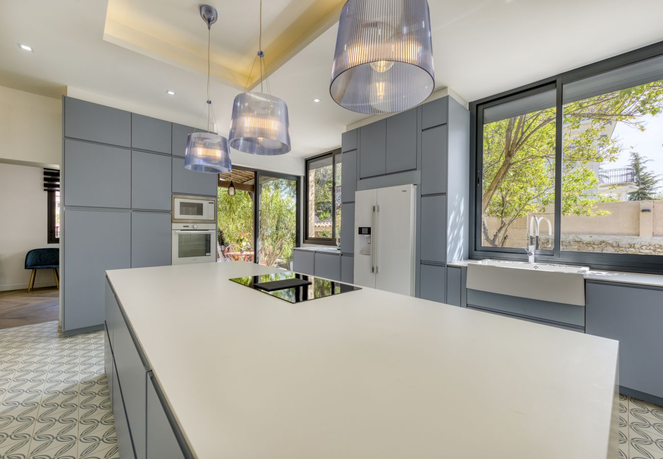 Villa à Cannes - Luxueuse Villa  7 pièces avec sauna / piscine - Cannes Villa à Cannes - Luxueuse Villa  7 pièces avec sauna / piscine - Cannes