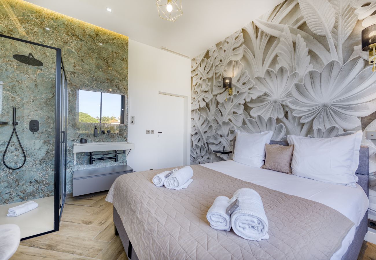 Villa à Cannes - Luxueuse Villa  7 pièces avec sauna / piscine - Cannes Villa à Cannes - Luxueuse Villa  7 pièces avec sauna / piscine - Cannes