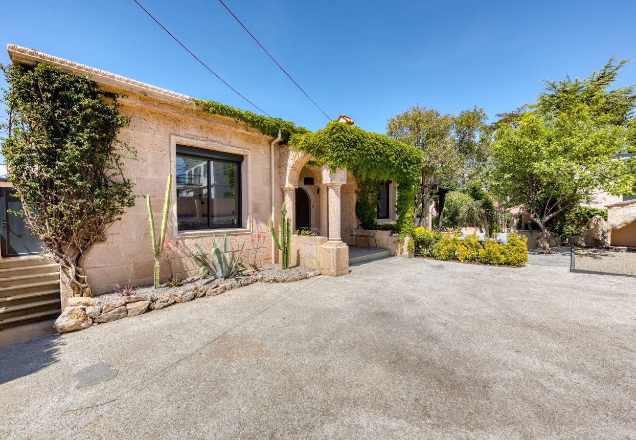 Villa à Cannes - Luxueuse Villa  7 pièces avec sauna / piscine - Cannes Villa à Cannes - Luxueuse Villa  7 pièces avec sauna / piscine - Cannes