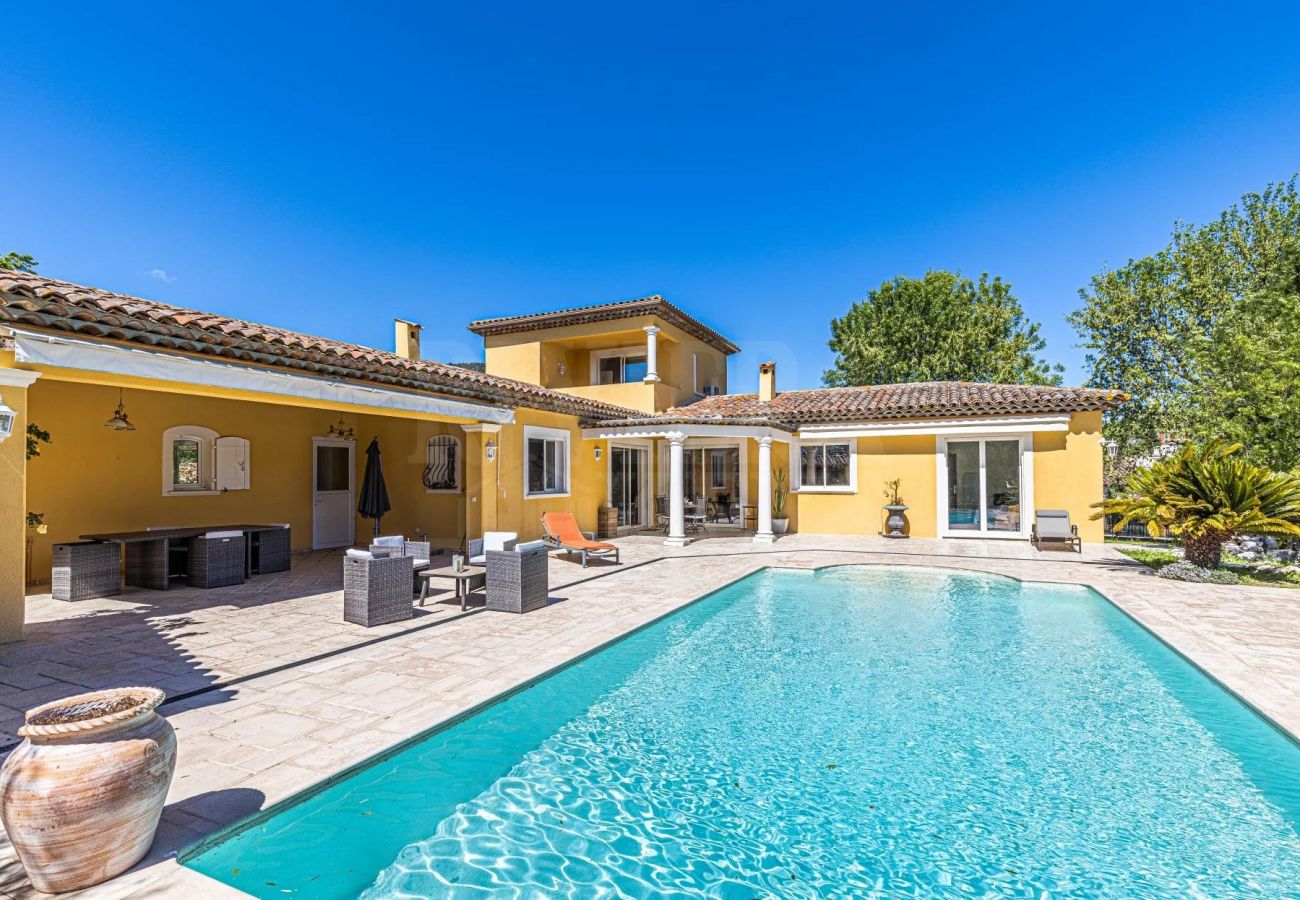 Villa à Vence - Villa 220 m² sur terrain 3600 m² - Piscine privée