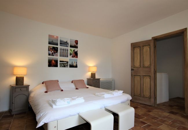 Villa à Roquefort-les-Pins - Charmante villa 4 chambres avec jardin arboré & piscine privée Villa à Roquefort-les-Pins - Charmante villa 4 chambres avec jardin arboré & piscine privée