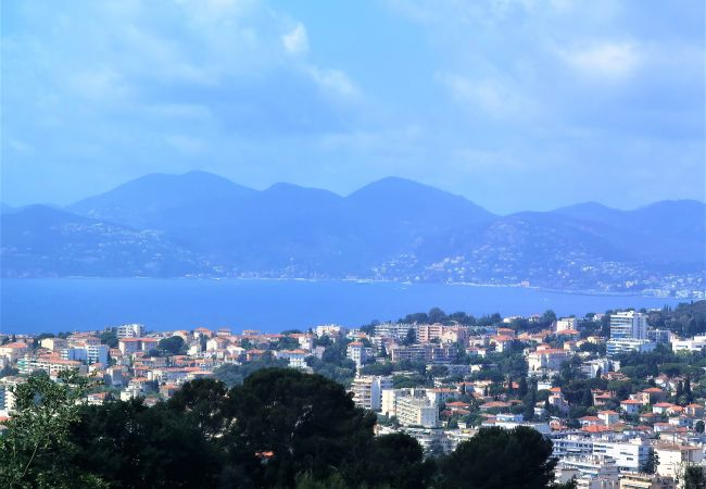 Villa in Cannes - Beautiful 4 bedroom villa with pool and sea view - Californie Cannes Villa in Cannes - Beautiful 4 bedroom villa with pool and sea view - Californie Cannes