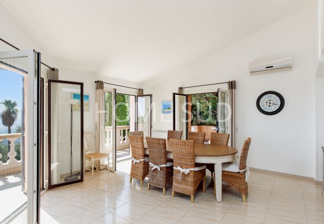 Villa in Mandelieu-la-Napoule - 5 bedroom villa with sea view and swimming pool - Mandelieu Villa in Mandelieu-la-Napoule - 5 bedroom villa with sea view and swimming pool - Mandelieu