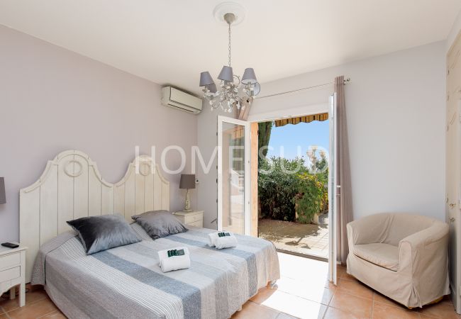 Villa in Mandelieu-la-Napoule - 5 bedroom villa with sea view and swimming pool - Mandelieu Villa in Mandelieu-la-Napoule - 5 bedroom villa with sea view and swimming pool - Mandelieu