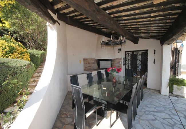 Villa in Mandelieu-la-Napoule - Large sea-view villa with 3 independent apartments Villa in Mandelieu-la-Napoule - Large sea-view villa with 3 independent apartments