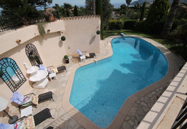 Villa in Mandelieu-la-Napoule - Large sea-view villa with 3 independent apartments Villa in Mandelieu-la-Napoule - Large sea-view villa with 3 independent apartments