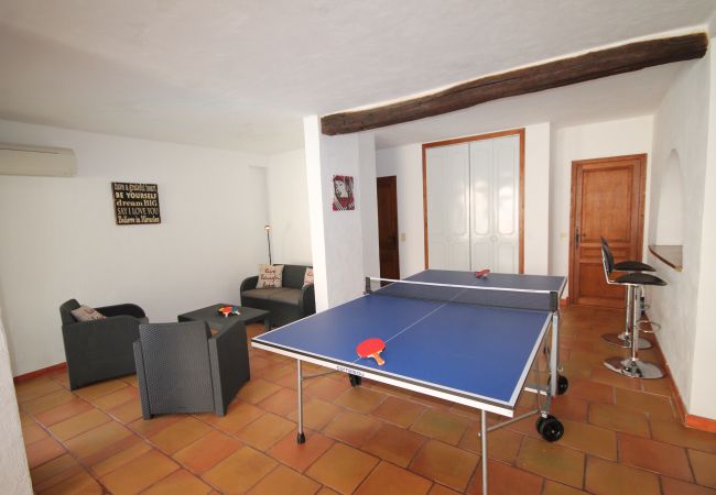 Villa in Mandelieu-la-Napoule - Large sea-view villa with 3 independent apartments Villa in Mandelieu-la-Napoule - Large sea-view villa with 3 independent apartments