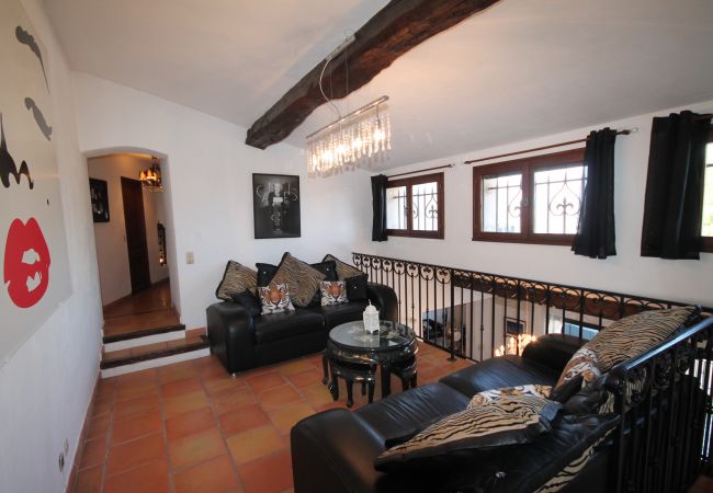 Villa in Mandelieu-la-Napoule - Large sea-view villa with 3 independent apartments Villa in Mandelieu-la-Napoule - Large sea-view villa with 3 independent apartments