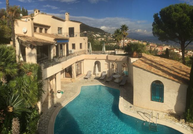 Villa in Mandelieu-la-Napoule - Large sea-view villa with 3 independent apartments Villa in Mandelieu-la-Napoule - Large sea-view villa with 3 independent apartments