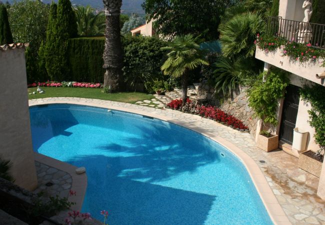 Villa in Mandelieu-la-Napoule - Large sea-view villa with 3 independent apartments Villa in Mandelieu-la-Napoule - Large sea-view villa with 3 independent apartments