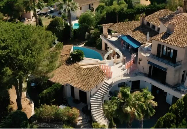 Villa in Mandelieu-la-Napoule - Large sea-view villa with 3 independent apartments Villa in Mandelieu-la-Napoule - Large sea-view villa with 3 independent apartments