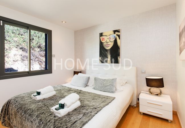 Villa in Antibes - Beautiful villa with pool and sea view in Antibes Villa in Antibes - Beautiful villa with pool and sea view in Antibes
