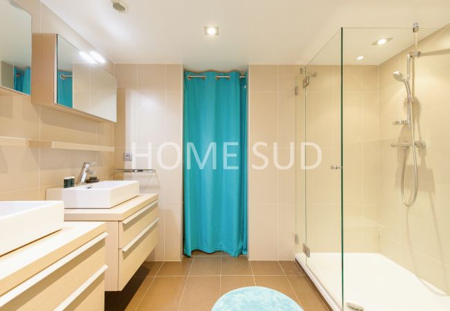 Villa in Antibes - Beautiful villa with pool and sea view in Antibes Villa in Antibes - Beautiful villa with pool and sea view in Antibes