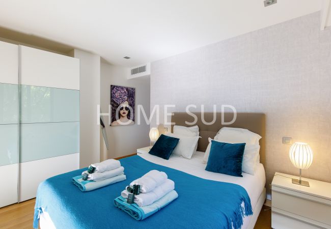 Villa in Antibes - Beautiful villa with pool and sea view in Antibes Villa in Antibes - Beautiful villa with pool and sea view in Antibes