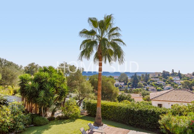 Villa in Antibes - Beautiful villa with pool and sea view in Antibes Villa in Antibes - Beautiful villa with pool and sea view in Antibes