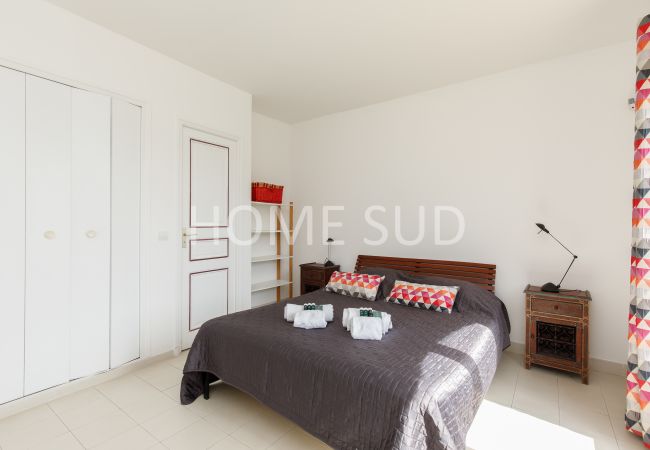 Villa in Mougins - Charming Provencal farmhouse, swimming pool, sea view. Ideal for your holidays in Mougins! Villa in Mougins - Charming Provencal farmhouse, swimming pool, sea view. Ideal for your holidays in Mougins!