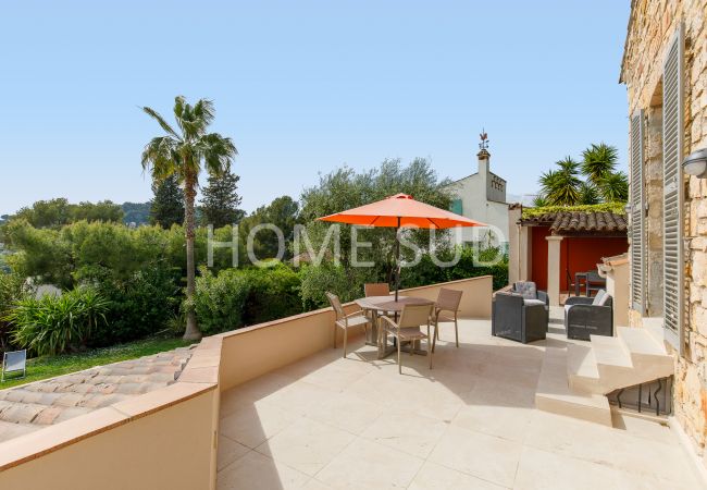 Villa in Mougins - Charming Provencal farmhouse, swimming pool, sea view. Ideal for your holidays in Mougins! Villa in Mougins - Charming Provencal farmhouse, swimming pool, sea view. Ideal for your holidays in Mougins!
