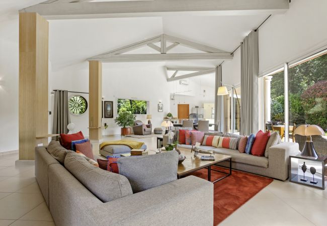 Villa in Saint-Jean-de-l'Esterel - Luxurious Villa in Secure Residential Park Villa in Saint-Jean-de-l'Esterel - Luxurious Villa in Secure Residential Park