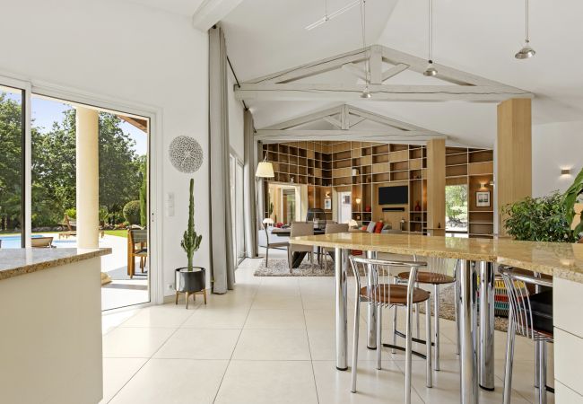 Villa in Saint-Jean-de-l'Esterel - Luxurious Villa in Secure Residential Park Villa in Saint-Jean-de-l'Esterel - Luxurious Villa in Secure Residential Park
