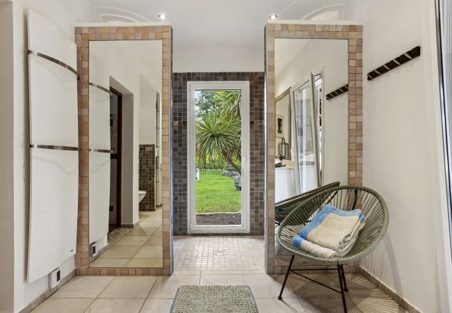 Villa in Saint-Jean-de-l'Esterel - Luxurious Villa in Secure Residential Park Villa in Saint-Jean-de-l'Esterel - Luxurious Villa in Secure Residential Park