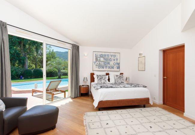 Villa in Saint-Jean-de-l'Esterel - Luxurious Villa in Secure Residential Park Villa in Saint-Jean-de-l'Esterel - Luxurious Villa in Secure Residential Park