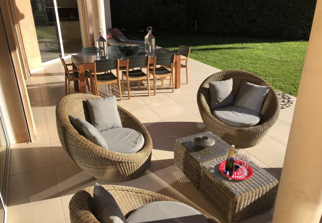 Villa in Saint-Jean-de-l'Esterel - Luxurious Villa in Secure Residential Park Villa in Saint-Jean-de-l'Esterel - Luxurious Villa in Secure Residential Park