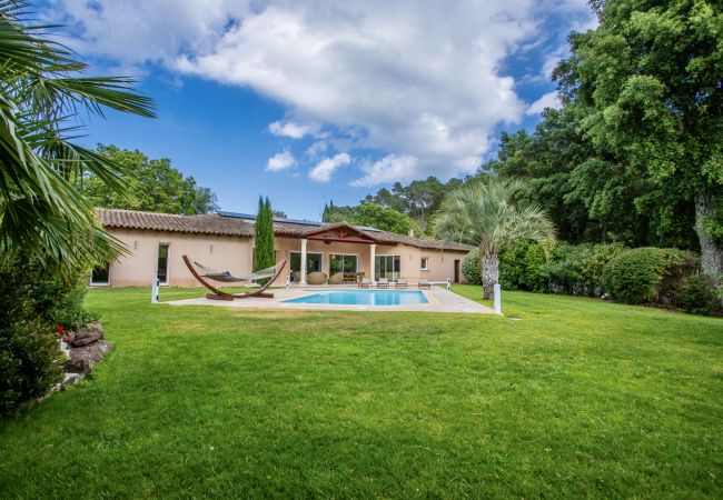 Villa in Saint-Jean-de-l'Esterel - Luxurious Villa in Secure Residential Park Villa in Saint-Jean-de-l'Esterel - Luxurious Villa in Secure Residential Park