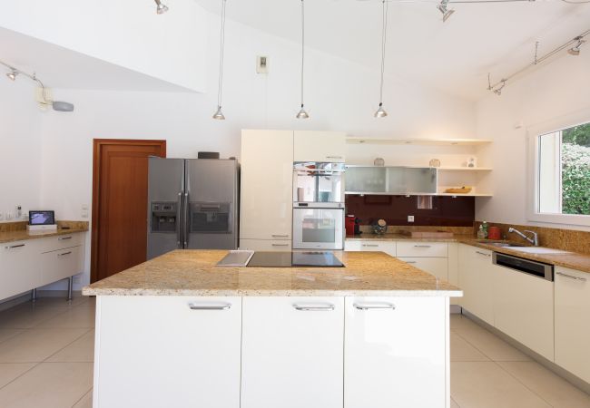 Villa in Saint-Jean-de-l'Esterel - Luxurious Villa in Secure Residential Park Villa in Saint-Jean-de-l'Esterel - Luxurious Villa in Secure Residential Park