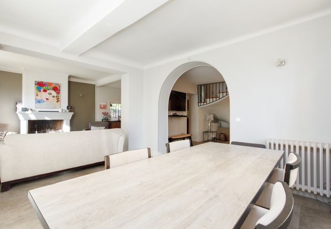 Villa in Cannes - Luxurious contemporary villa in the heart of Cannes Villa in Cannes - Luxurious contemporary villa in the heart of Cannes