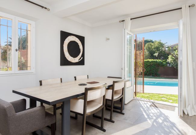 Villa in Cannes - Luxurious contemporary villa in the heart of Cannes Villa in Cannes - Luxurious contemporary villa in the heart of Cannes
