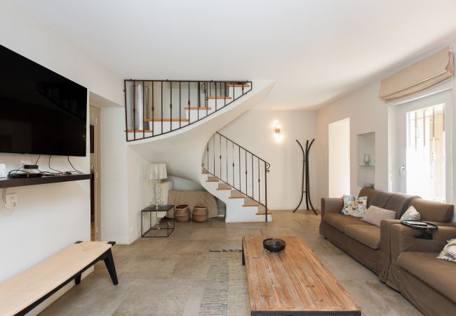 Villa in Cannes - Luxurious contemporary villa in the heart of Cannes Villa in Cannes - Luxurious contemporary villa in the heart of Cannes