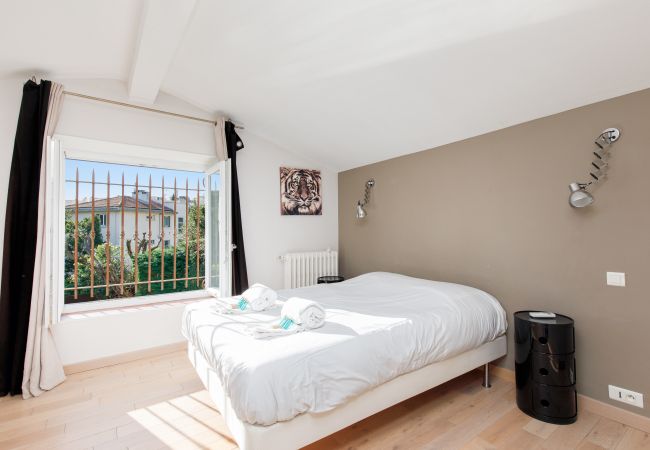 Villa in Cannes - Luxurious contemporary villa in the heart of Cannes Villa in Cannes - Luxurious contemporary villa in the heart of Cannes