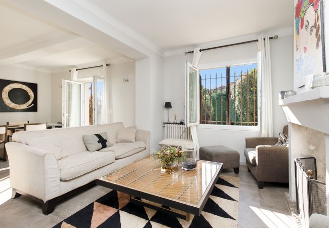 Villa in Cannes - Luxurious contemporary villa in the heart of Cannes Villa in Cannes - Luxurious contemporary villa in the heart of Cannes