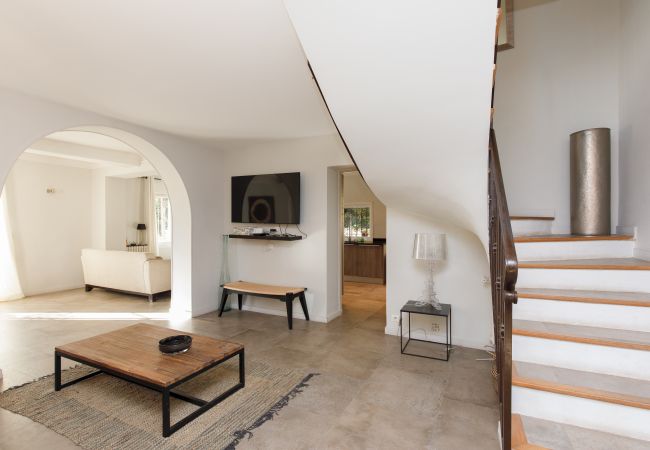 Villa in Cannes - Luxurious contemporary villa in the heart of Cannes Villa in Cannes - Luxurious contemporary villa in the heart of Cannes
