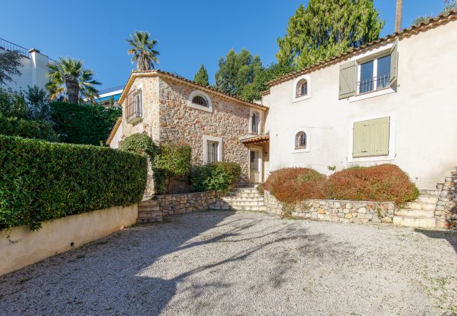 Villa in Cannes - Luxurious contemporary villa in the heart of Cannes Villa in Cannes - Luxurious contemporary villa in the heart of Cannes