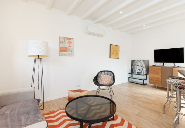 Villa in Cannes - Luxurious contemporary villa in the heart of Cannes Villa in Cannes - Luxurious contemporary villa in the heart of Cannes