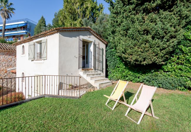 Villa in Cannes - Luxurious contemporary villa in the heart of Cannes Villa in Cannes - Luxurious contemporary villa in the heart of Cannes