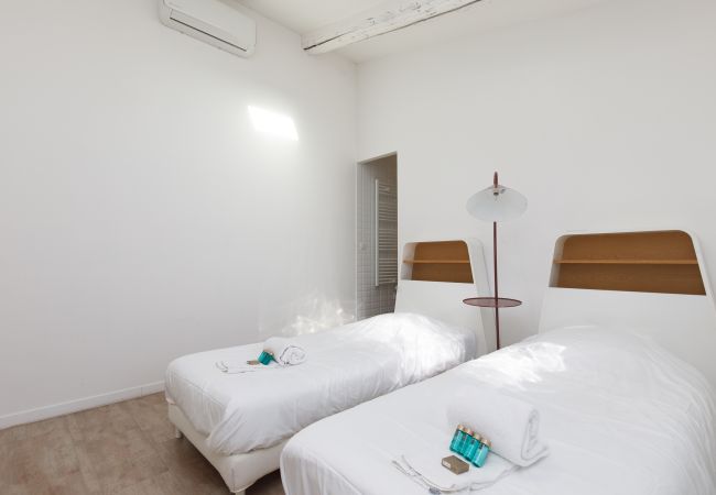 Villa in Cannes - Luxurious contemporary villa in the heart of Cannes Villa in Cannes - Luxurious contemporary villa in the heart of Cannes