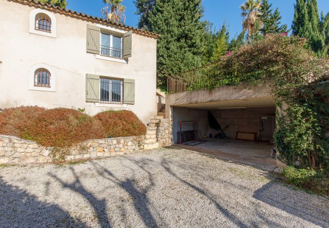 Villa in Cannes - Luxurious contemporary villa in the heart of Cannes Villa in Cannes - Luxurious contemporary villa in the heart of Cannes