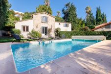 Villa in Cannes - Luxurious contemporary villa in the...