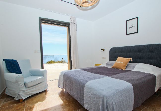 Villa in Sainte-Maxime - With this panoramic sea view, what happiness for your holidays! Villa in Sainte-Maxime - With this panoramic sea view, what happiness for your holidays!