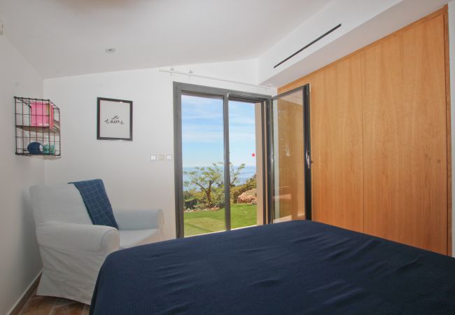 Villa in Sainte-Maxime - With this panoramic sea view, what happiness for your holidays! Villa in Sainte-Maxime - With this panoramic sea view, what happiness for your holidays!